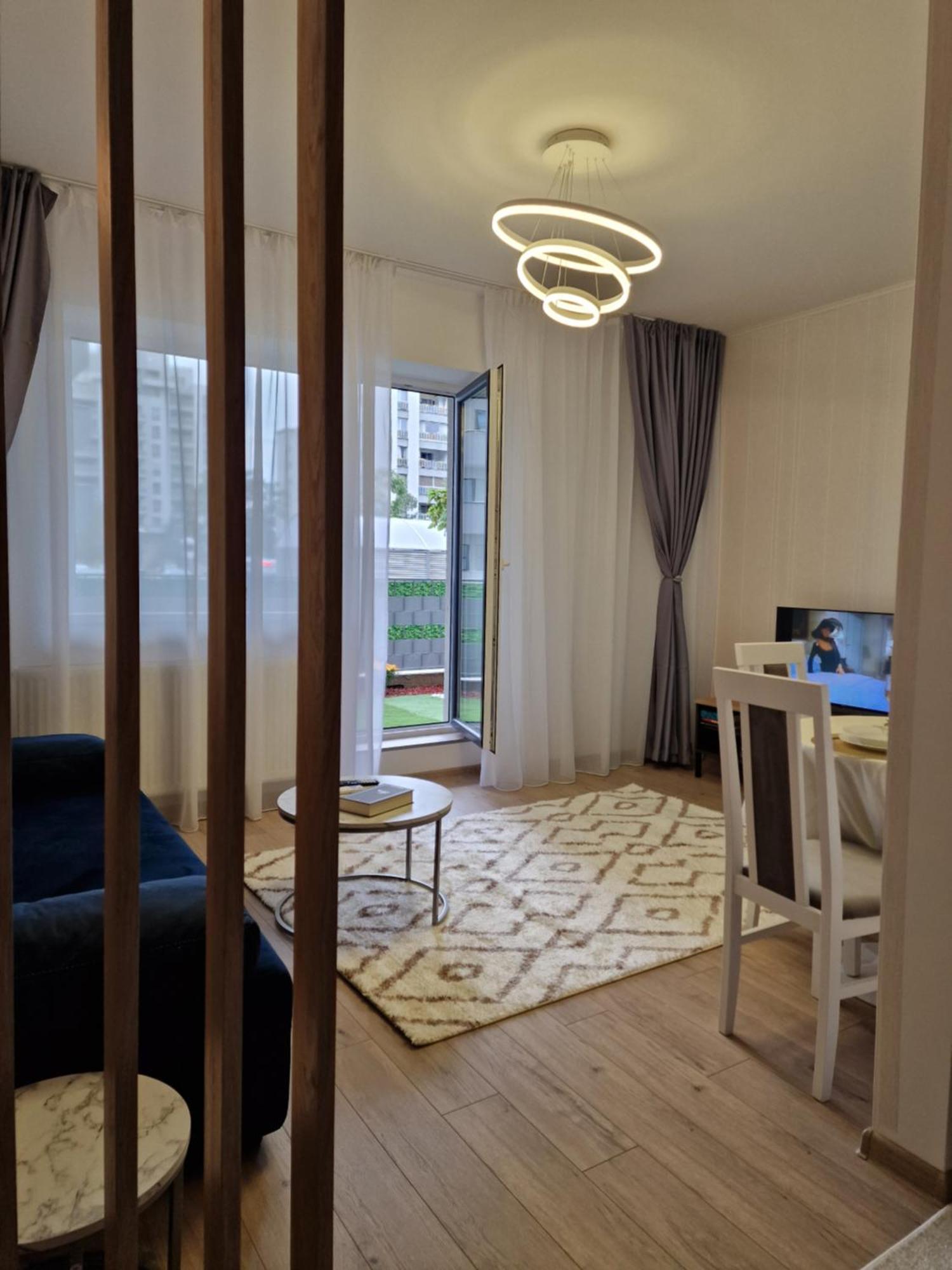 Studio&Garden! Roşu Kültér fotó