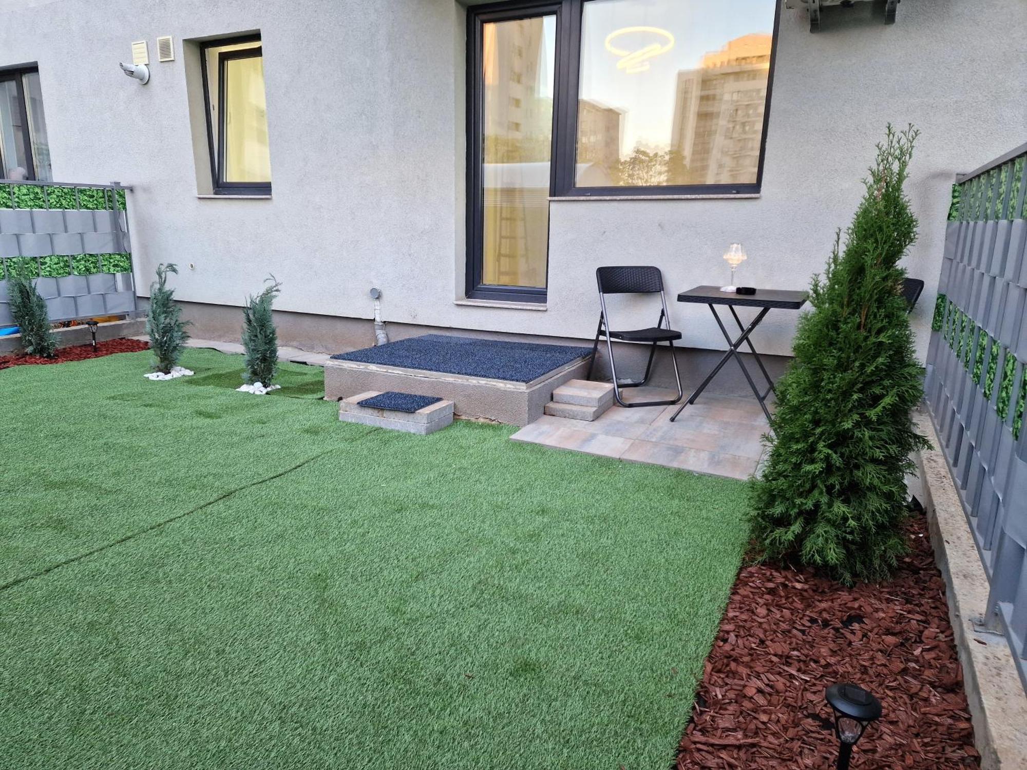 Studio&Garden! Roşu Kültér fotó