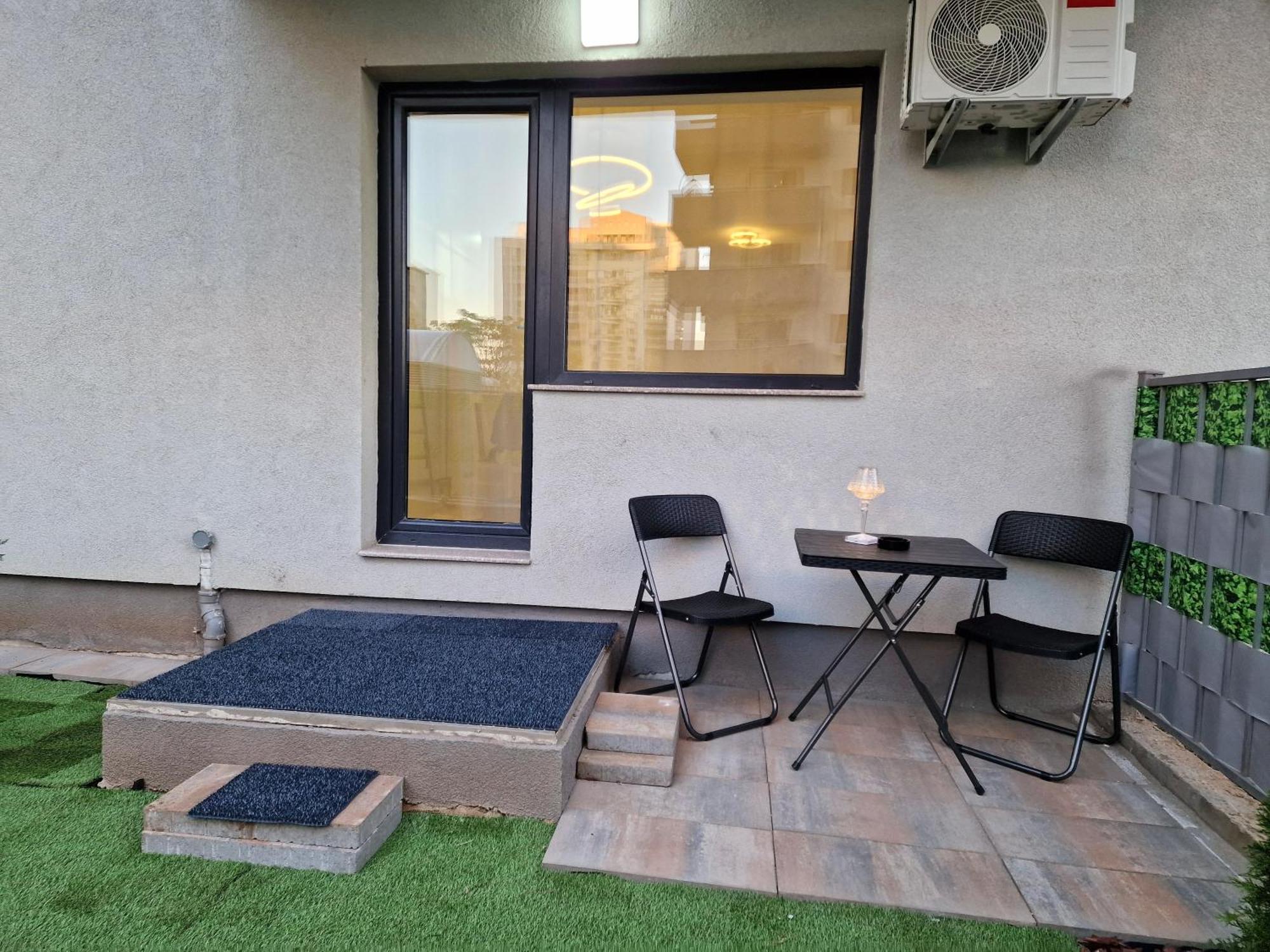 Studio&Garden! Roşu Kültér fotó