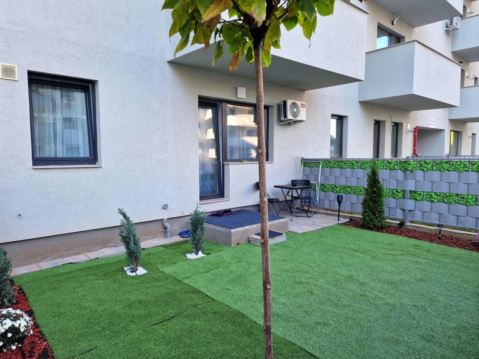 Studio&Garden! Roşu Kültér fotó