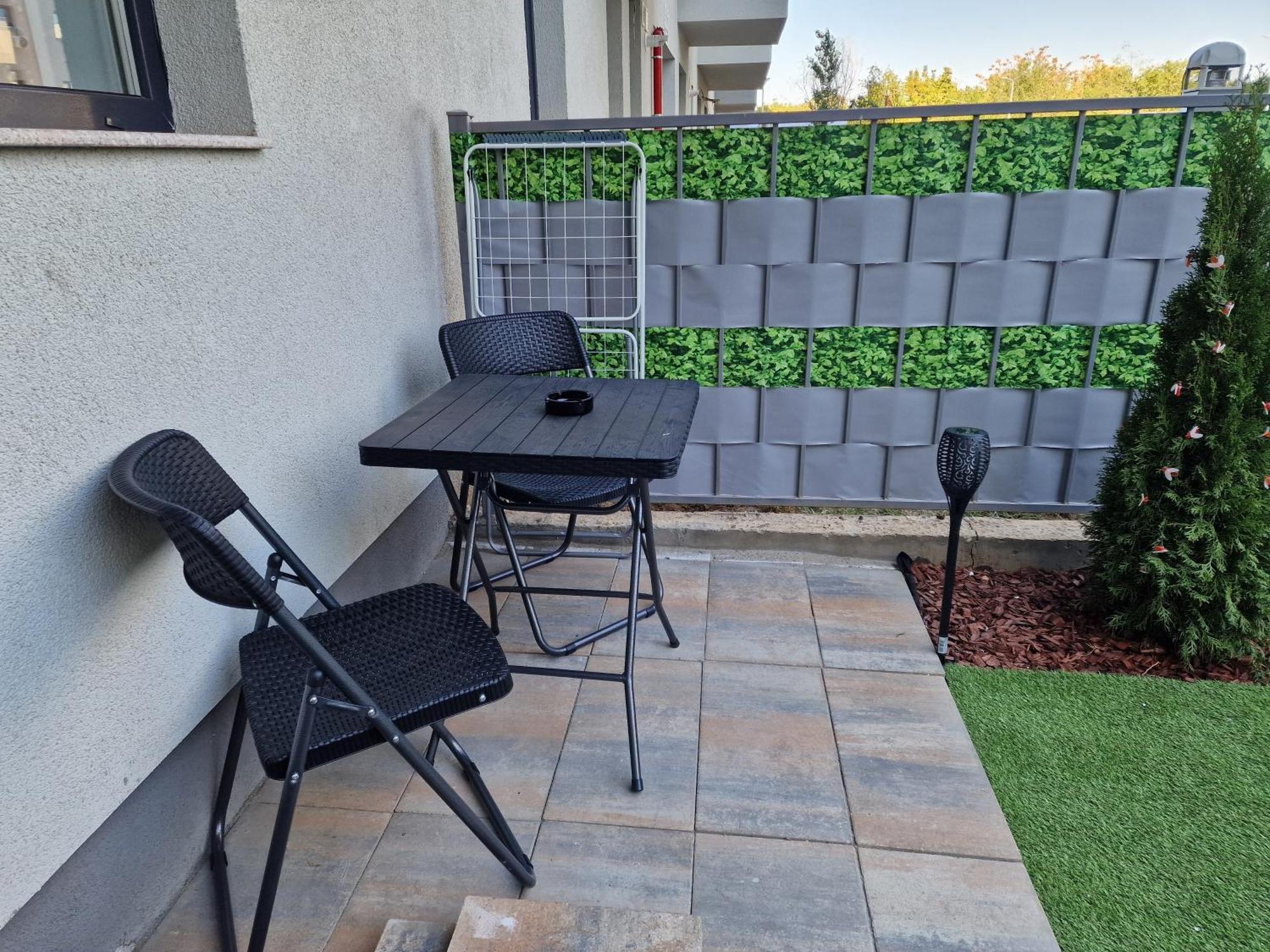 Studio&Garden! Roşu Kültér fotó